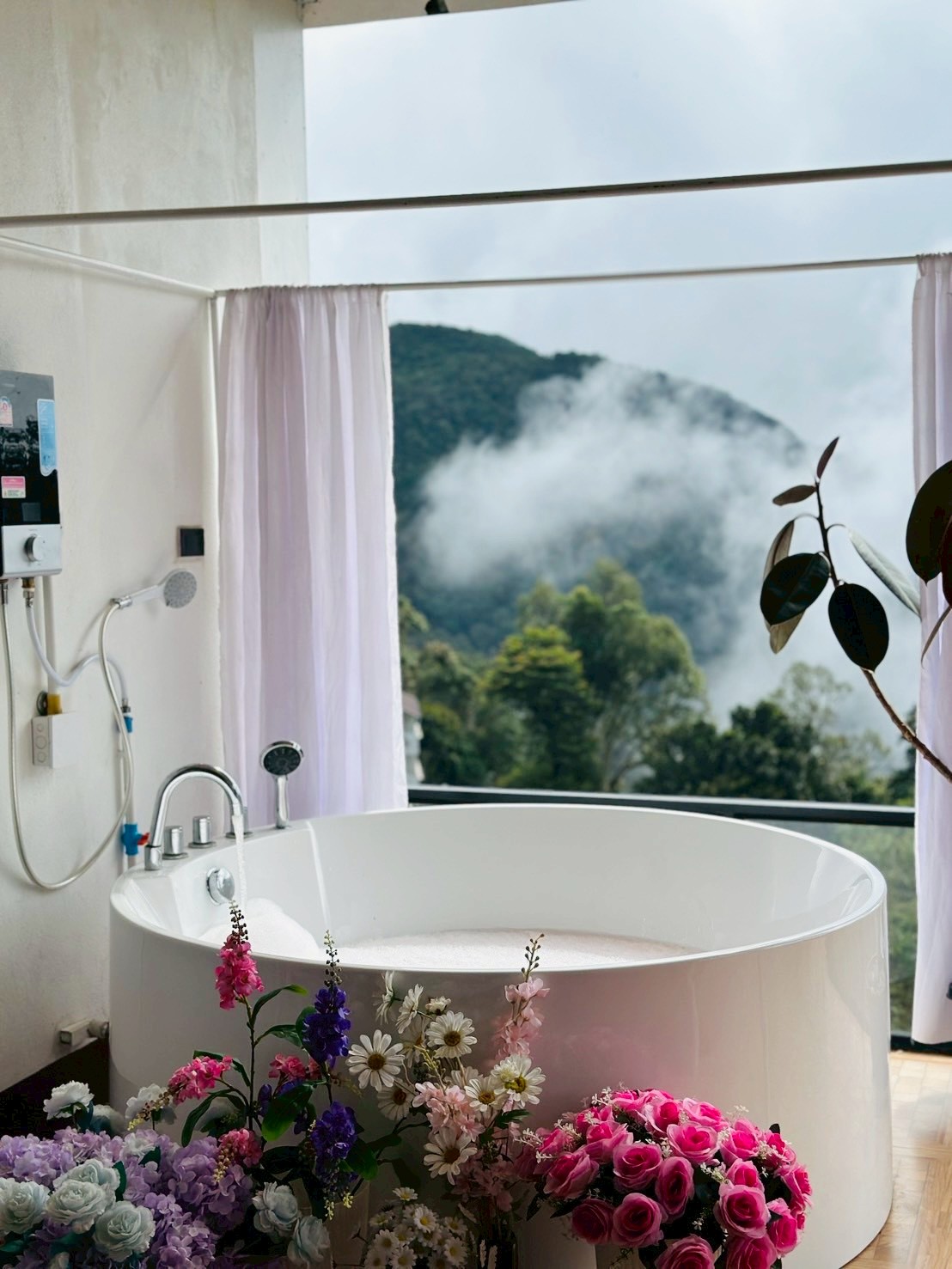 รูม 3 ภาพที่ 2